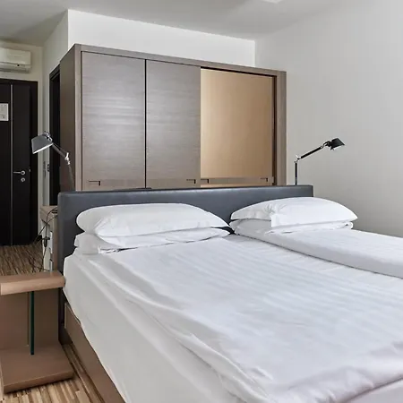Vacanze 2000 - Adults Only