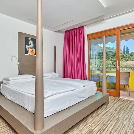 Vacanze 2000 - Adults Only 2*
