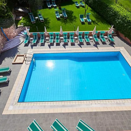 아파트호텔 Vacanze 2000 - Adults Only 2*